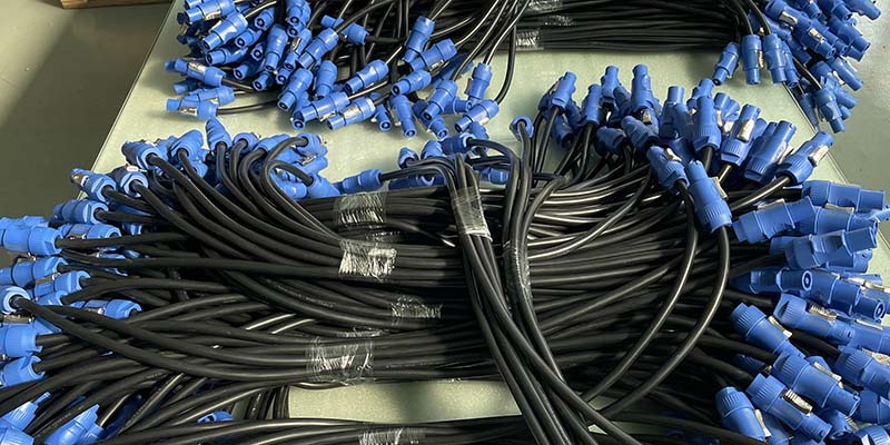 CNLinco connectors power plugs